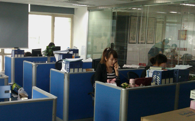 家装设计与工装施工差异对比：如何选择靠谱的北京建筑装饰公司